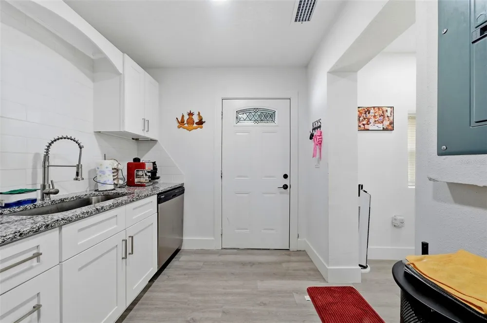 10124 HYACINTH AVENUE Tampa, FL 33612
