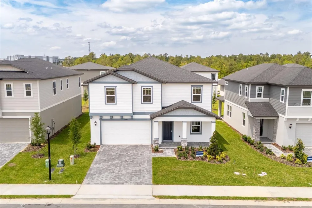 2248 HEN ROAD Minneola, FL 34715