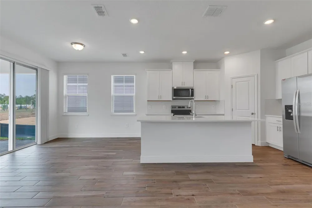 2248 HEN ROAD Minneola, FL 34715