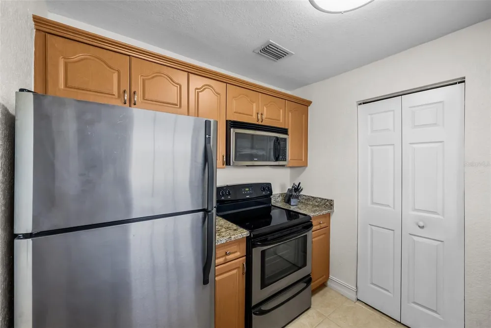 200 COUNTRY CLUB DRIVE #108 Largo, FL 33771