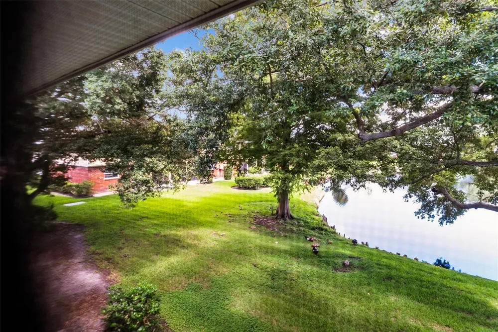 200 COUNTRY CLUB DRIVE #108 Largo, FL 33771
