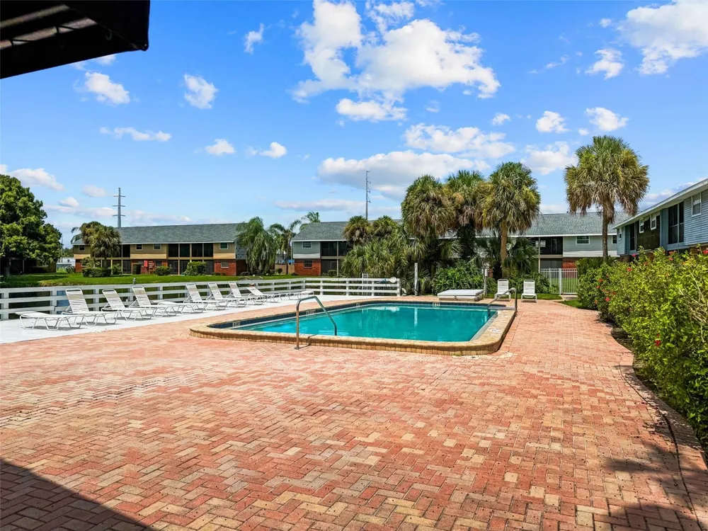 200 COUNTRY CLUB DRIVE #108 Largo, FL 33771