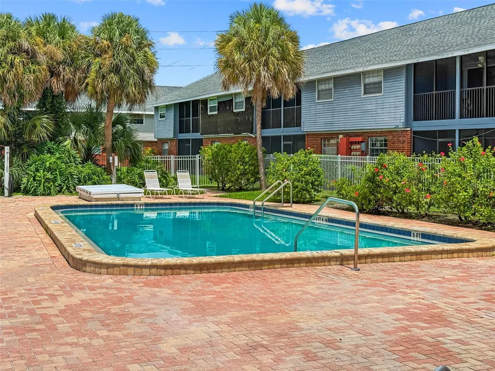 200 COUNTRY CLUB DRIVE #108 Largo, FL 33771
