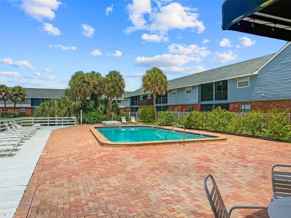 200 COUNTRY CLUB DRIVE #108 Largo, FL 33771