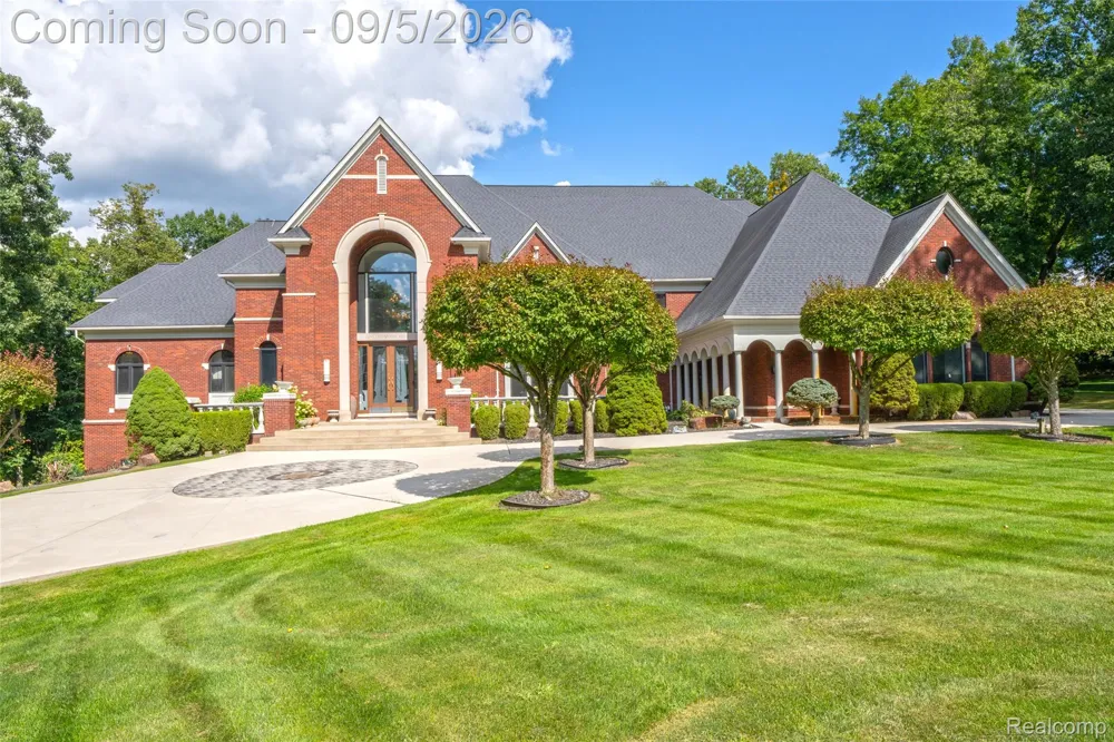 2785 Cranbrook Ridge Court Oakland Charter Township, MI 48306