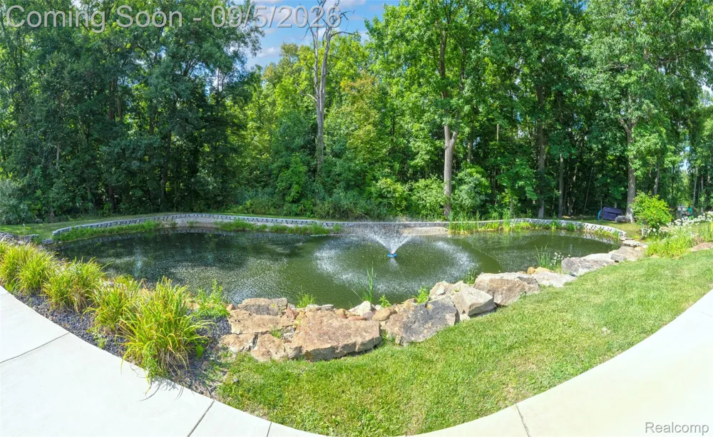 2785 Cranbrook Ridge Court Oakland Charter Township, MI 48306