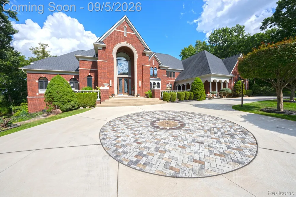 2785 Cranbrook Ridge Court Oakland Charter Township, MI 48306