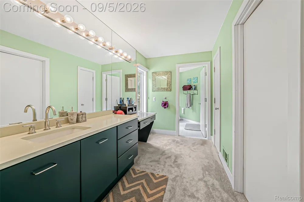 2785 Cranbrook Ridge Court Oakland Charter Township, MI 48306