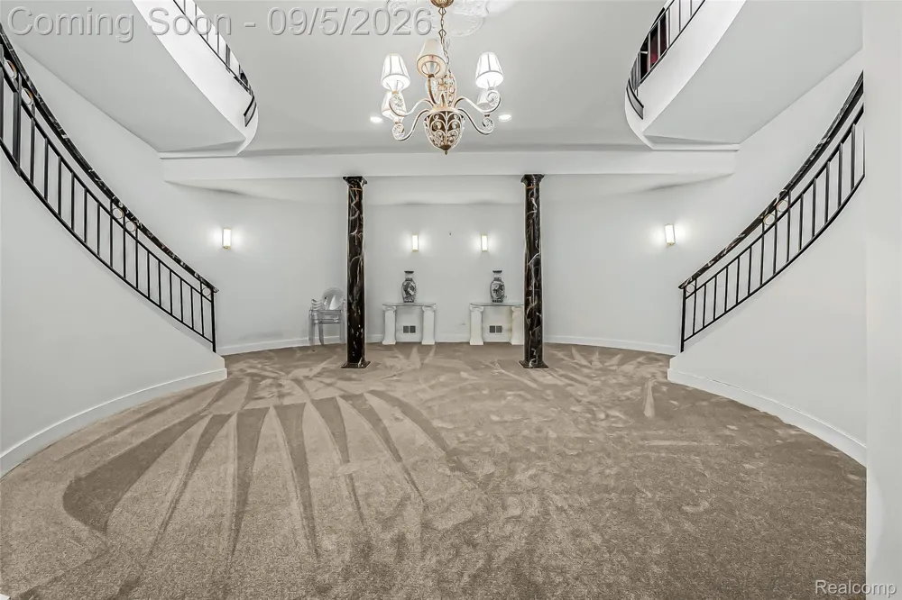 2785 Cranbrook Ridge Court Oakland Charter Township, MI 48306