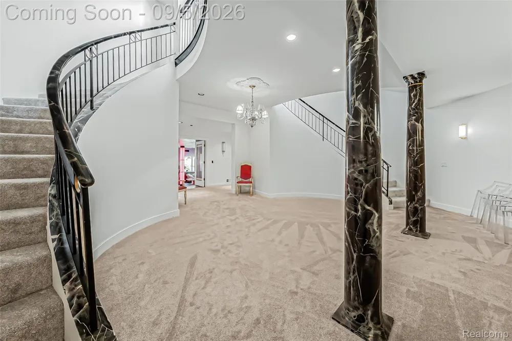 2785 Cranbrook Ridge Court Oakland Charter Township, MI 48306