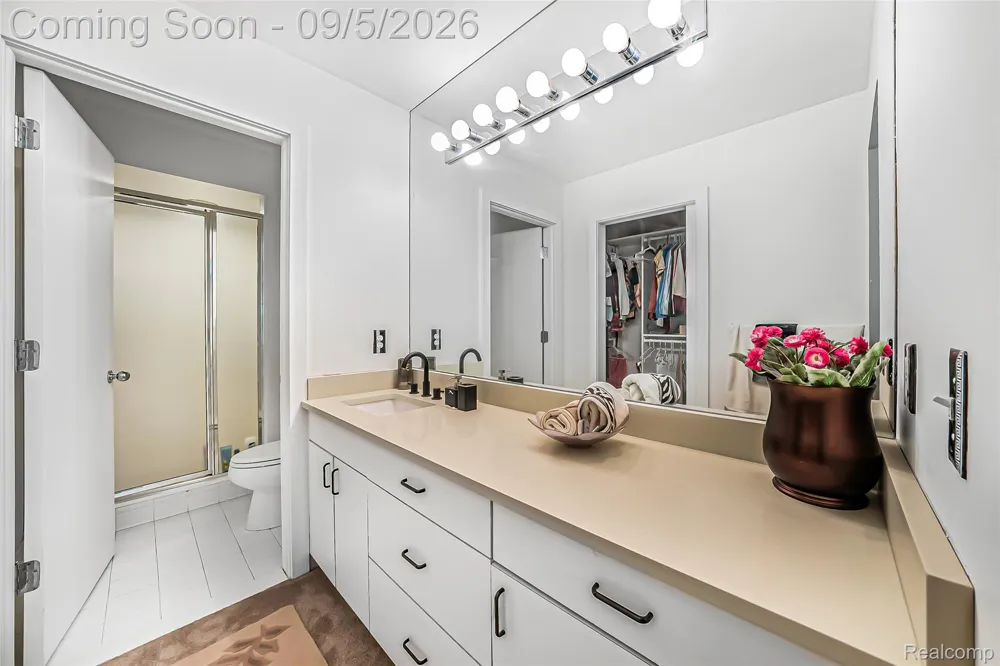 2785 Cranbrook Ridge Court Oakland Charter Township, MI 48306