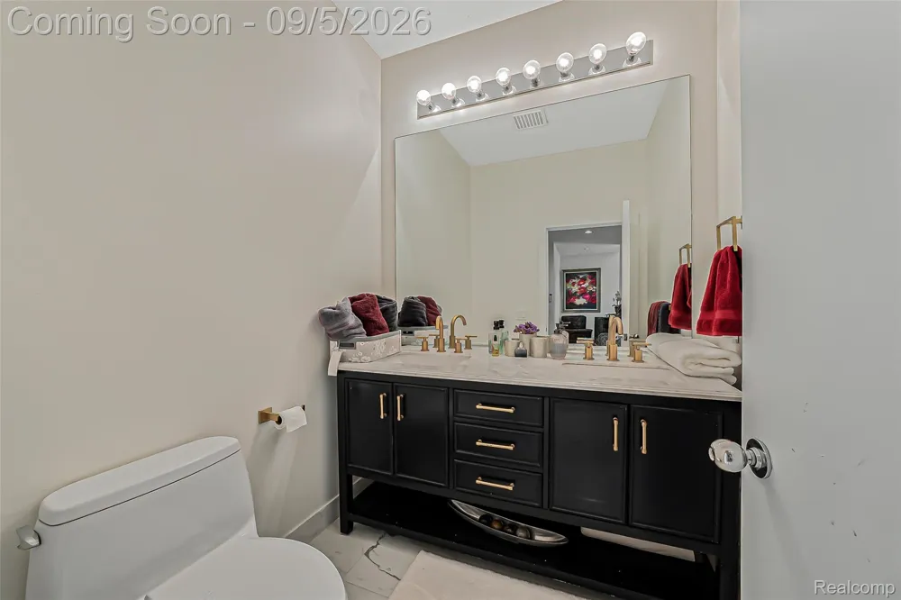 2785 Cranbrook Ridge Court Oakland Charter Township, MI 48306