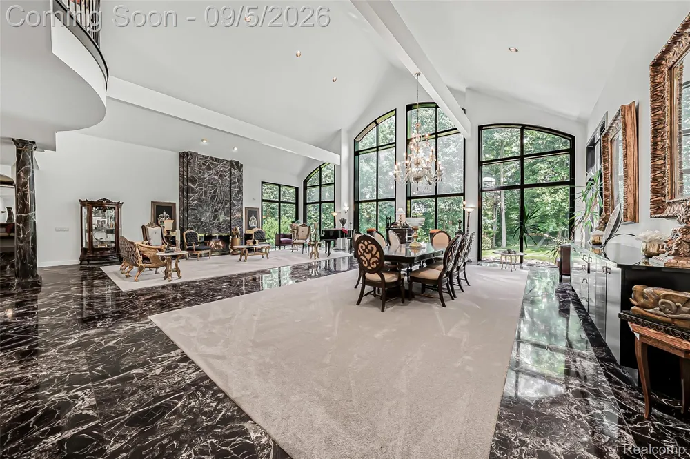 2785 Cranbrook Ridge Court Oakland Charter Township, MI 48306