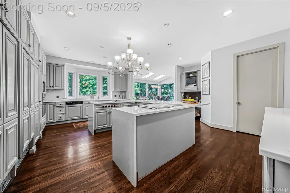 2785 Cranbrook Ridge Court Oakland Charter Township, MI 48306