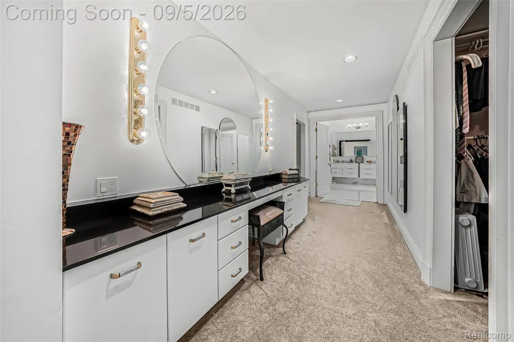 2785 Cranbrook Ridge Court Oakland Charter Township, MI 48306