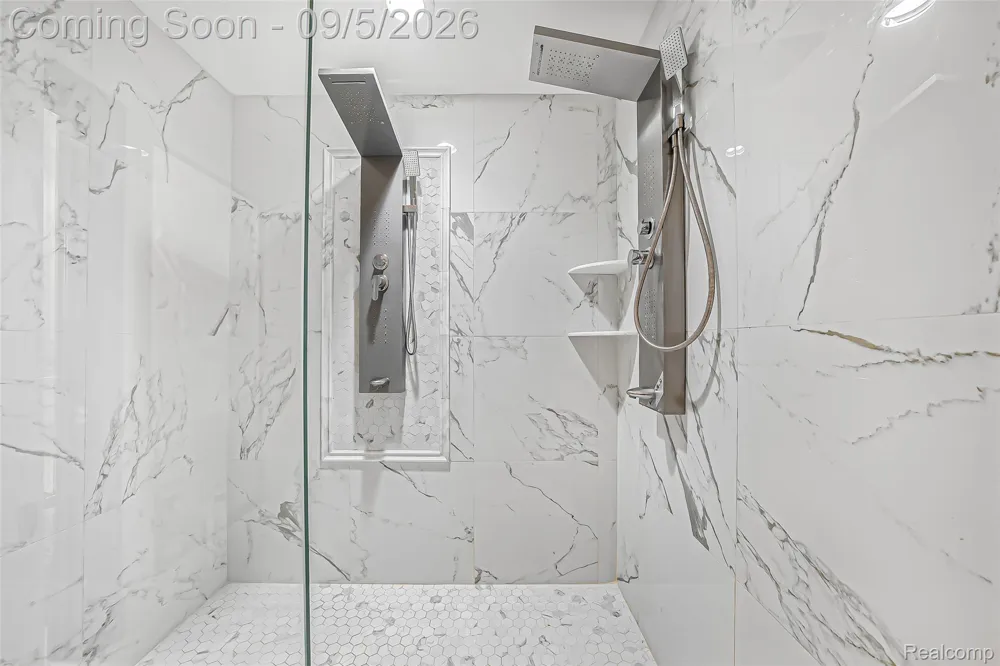 2785 Cranbrook Ridge Court Oakland Charter Township, MI 48306