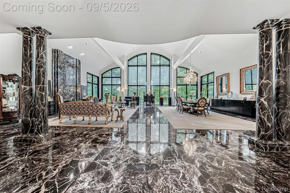 2785 Cranbrook Ridge Court Oakland Charter Township, MI 48306