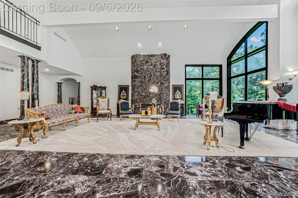 2785 Cranbrook Ridge Court Oakland Charter Township, MI 48306