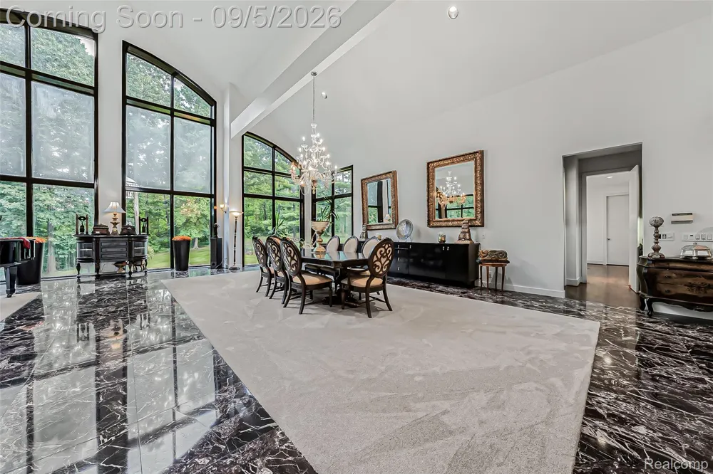 2785 Cranbrook Ridge Court Oakland Charter Township, MI 48306
