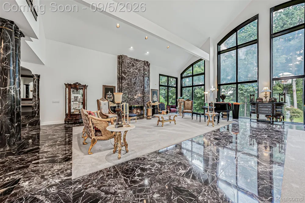 2785 Cranbrook Ridge Court Oakland Charter Township, MI 48306
