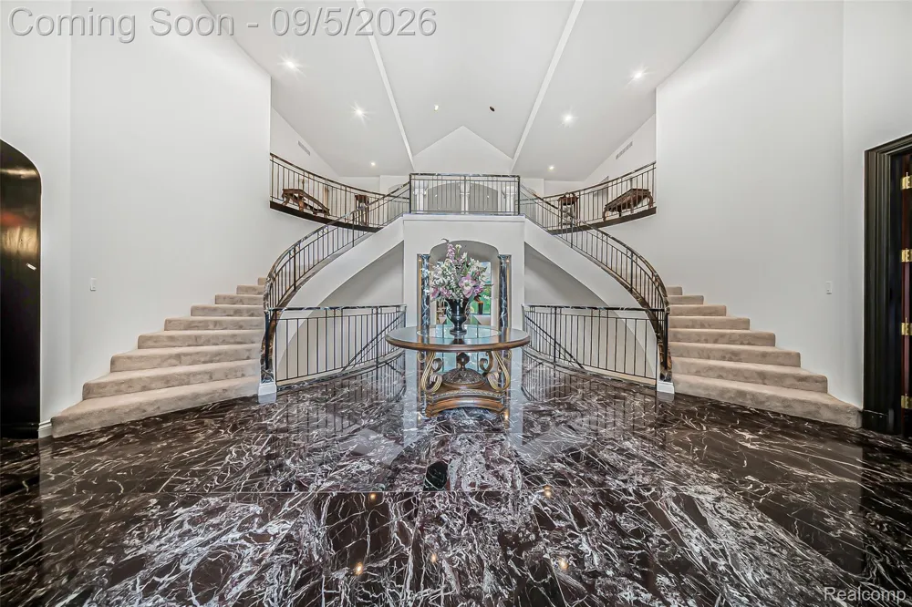 2785 Cranbrook Ridge Court Oakland Charter Township, MI 48306