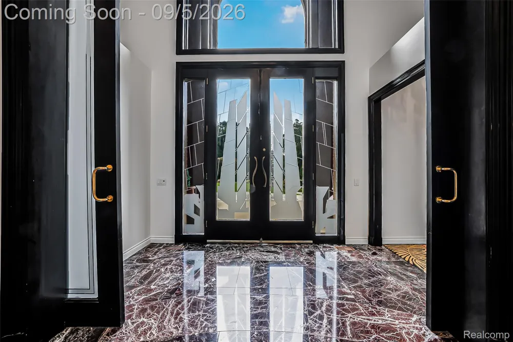 2785 Cranbrook Ridge Court Oakland Charter Township, MI 48306