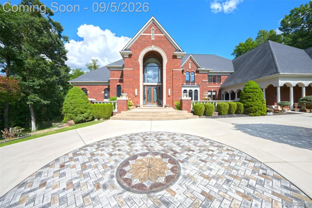 2785 Cranbrook Ridge Court Oakland Charter Township, MI 48306