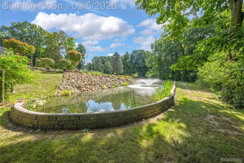 2785 Cranbrook Ridge Court Oakland Charter Township, MI 48306