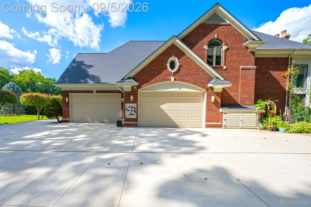 2785 Cranbrook Ridge Court Oakland Charter Township, MI 48306