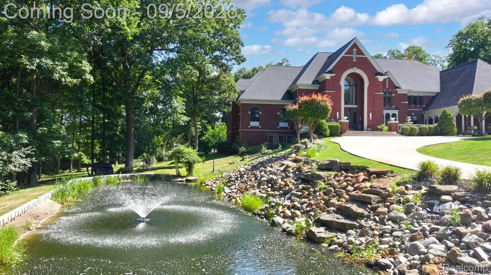 2785 Cranbrook Ridge Court Oakland Charter Township, MI 48306
