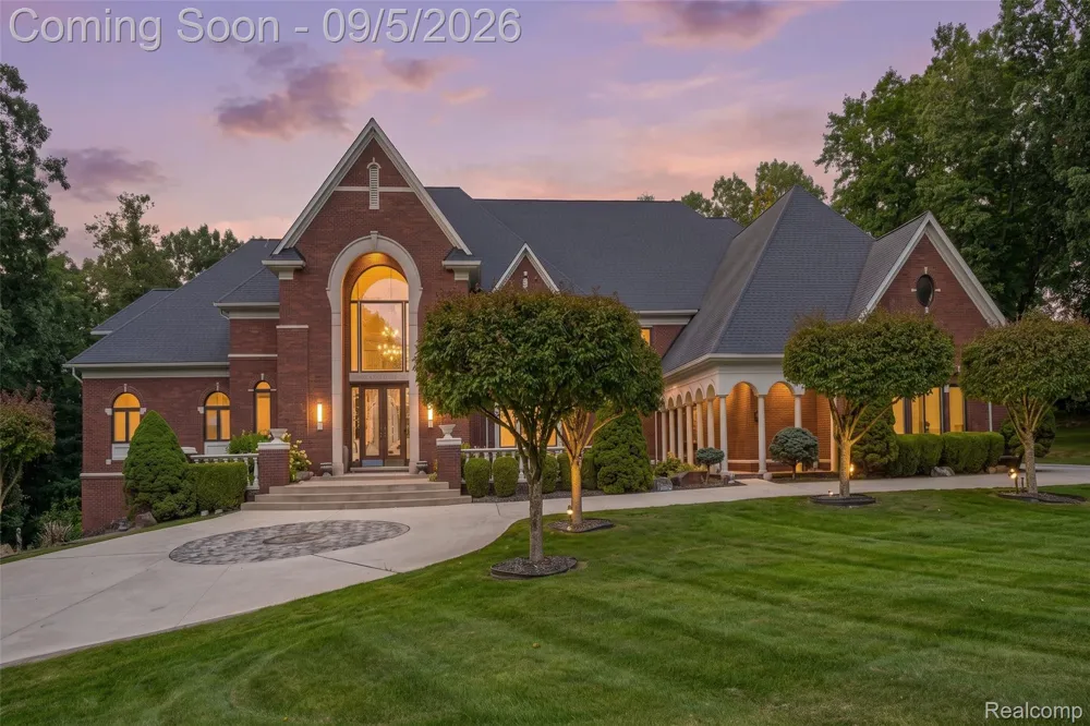 2785 Cranbrook Ridge Court Oakland Charter Township, MI 48306
