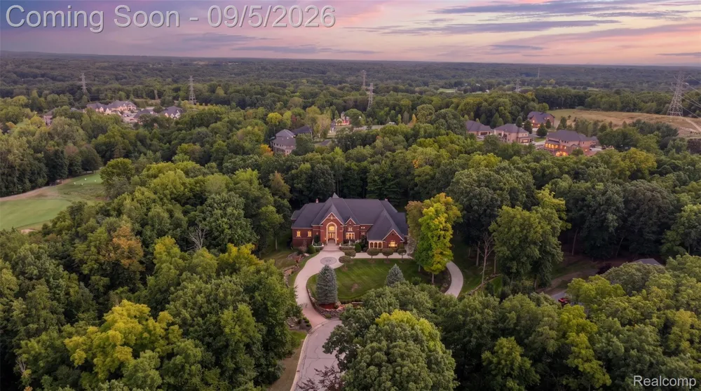2785 Cranbrook Ridge Court Oakland Charter Township, MI 48306