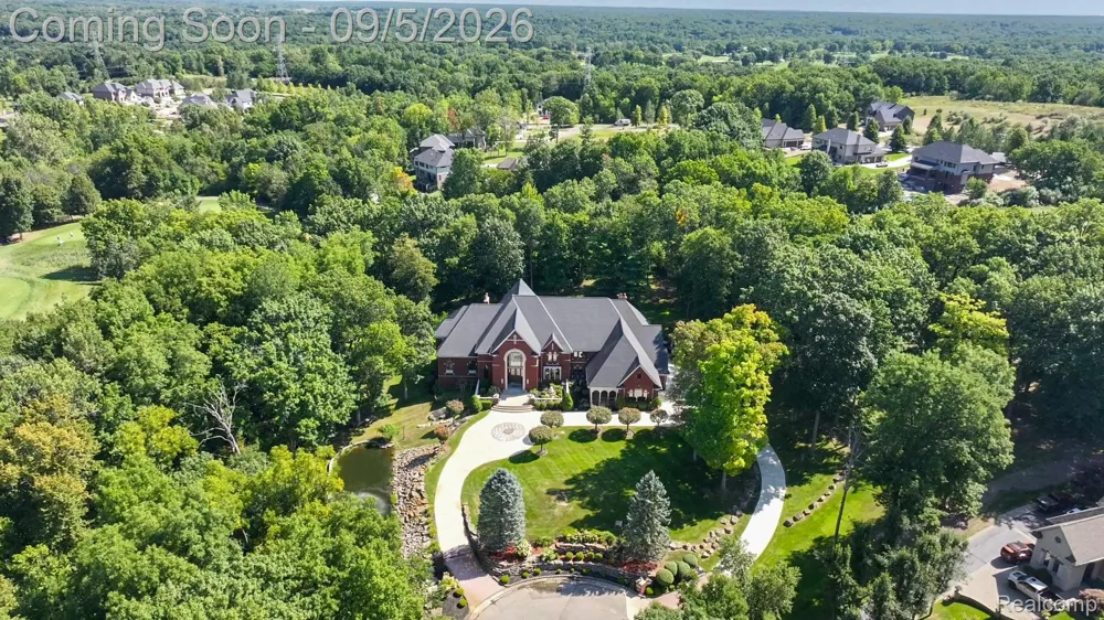 2785 Cranbrook Ridge Court Oakland Charter Township, MI 48306