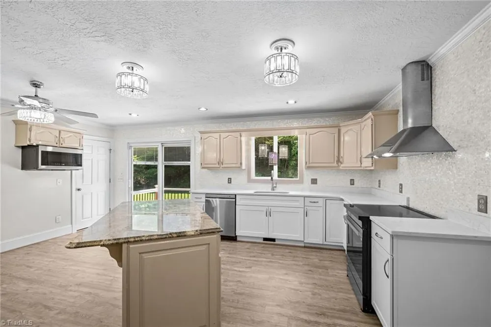 949 Dav Road Hays, NC 28635