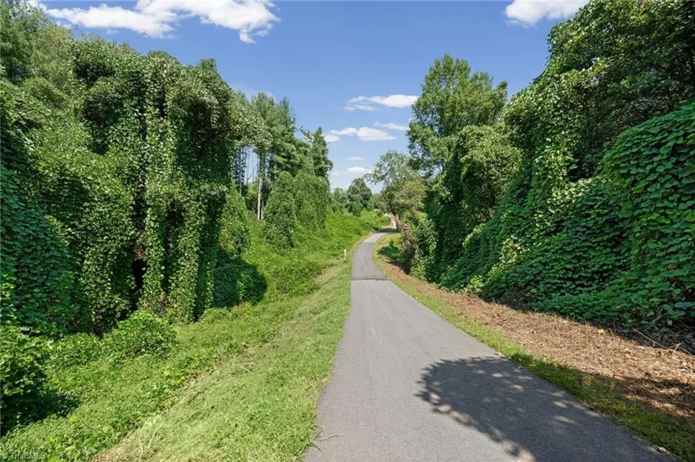 949 Dav Road Hays, NC 28635