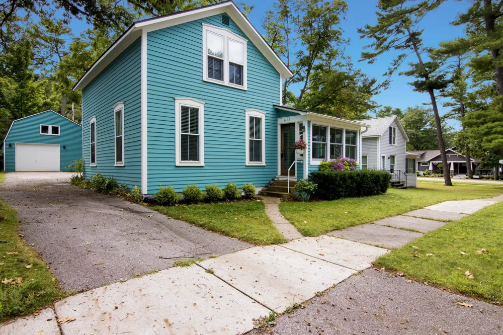 613 Traverse Street Elk Rapids Township, MI 49629