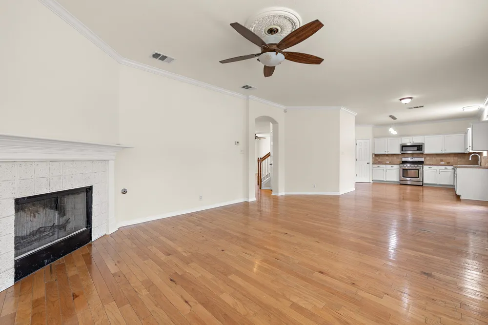 1104 Iron Horse Leander, TX 78641