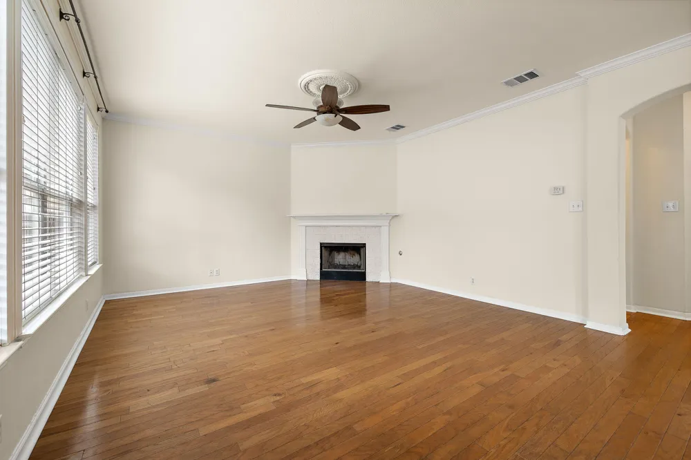 1104 Iron Horse Leander, TX 78641