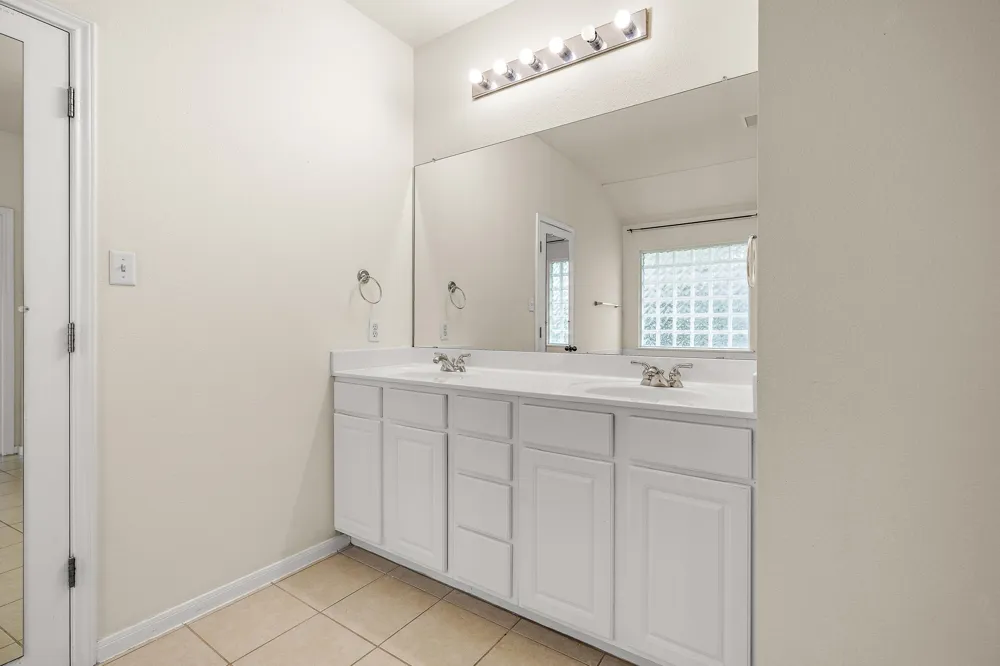 1104 Iron Horse Leander, TX 78641