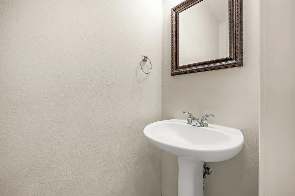 1104 Iron Horse Leander, TX 78641