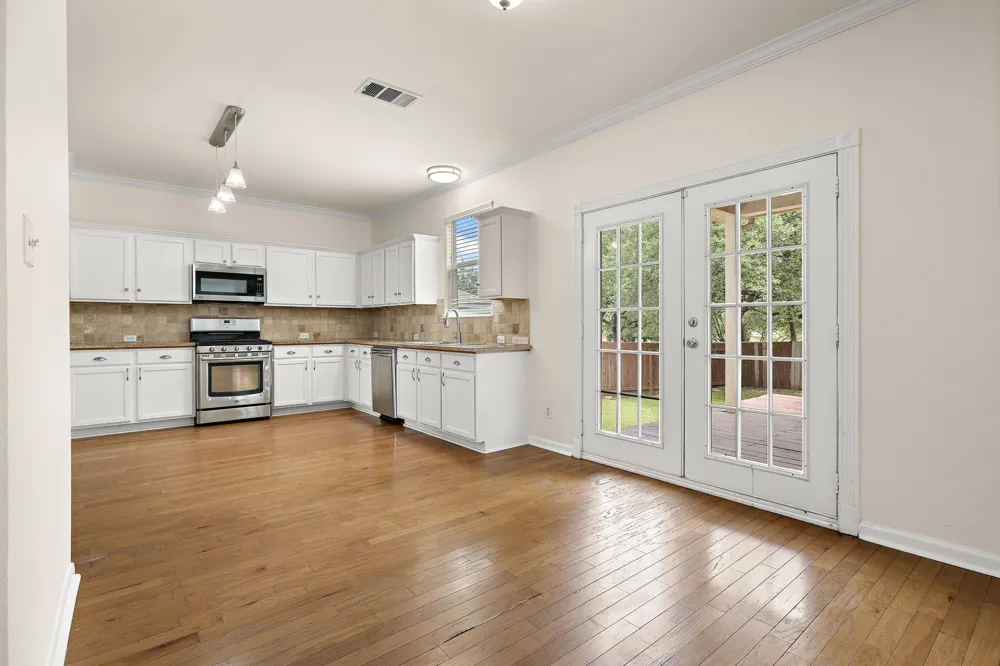 1104 Iron Horse Leander, TX 78641