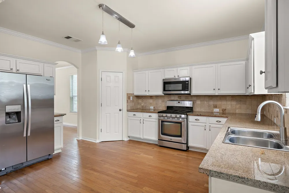 1104 Iron Horse Leander, TX 78641