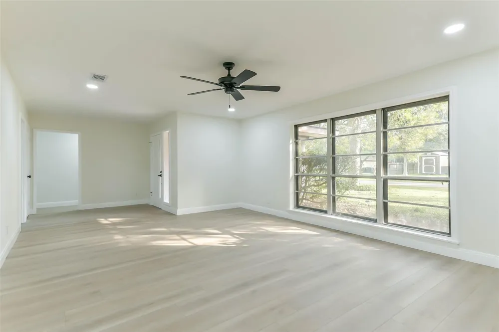 8102 Dellanera Drive Hitchcock, TX 77563