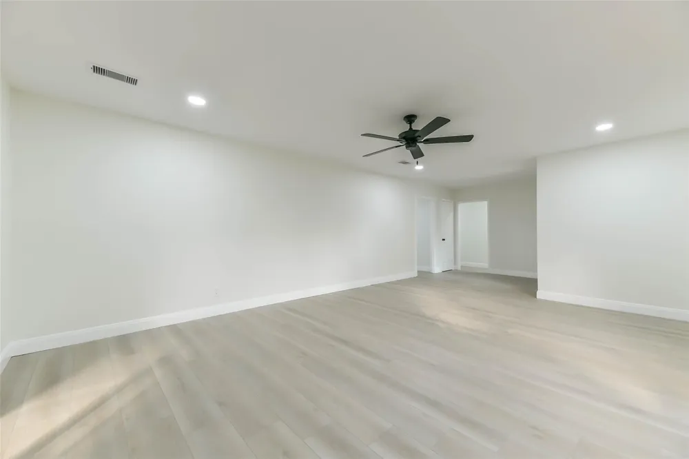 8102 Dellanera Drive Hitchcock, TX 77563
