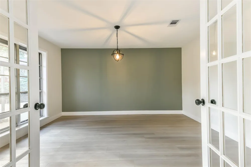 8102 Dellanera Drive Hitchcock, TX 77563