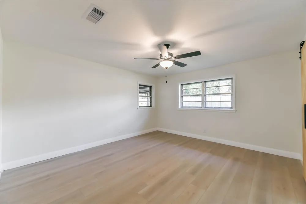 8102 Dellanera Drive Hitchcock, TX 77563