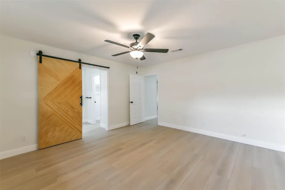 8102 Dellanera Drive Hitchcock, TX 77563