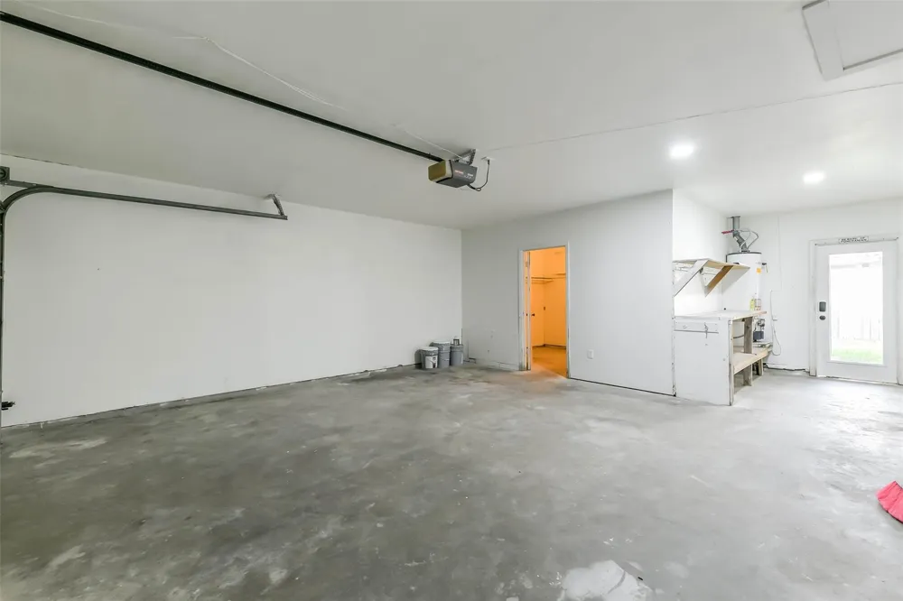 8102 Dellanera Drive Hitchcock, TX 77563