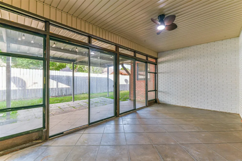8102 Dellanera Drive Hitchcock, TX 77563