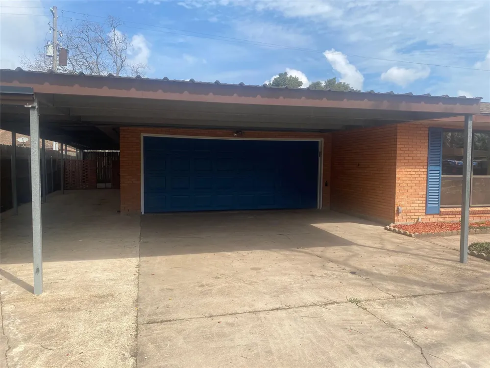 8102 Dellanera Drive Hitchcock, TX 77563